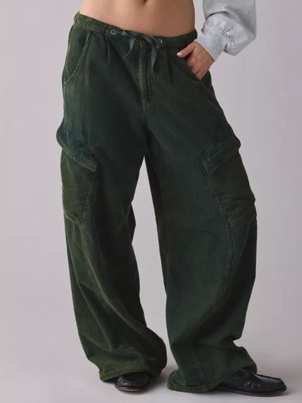 Urban Outfitters BDG Station Cocoon Corduroy Baggy Barrel Leg Cargo Pants - Picture 2 of 9